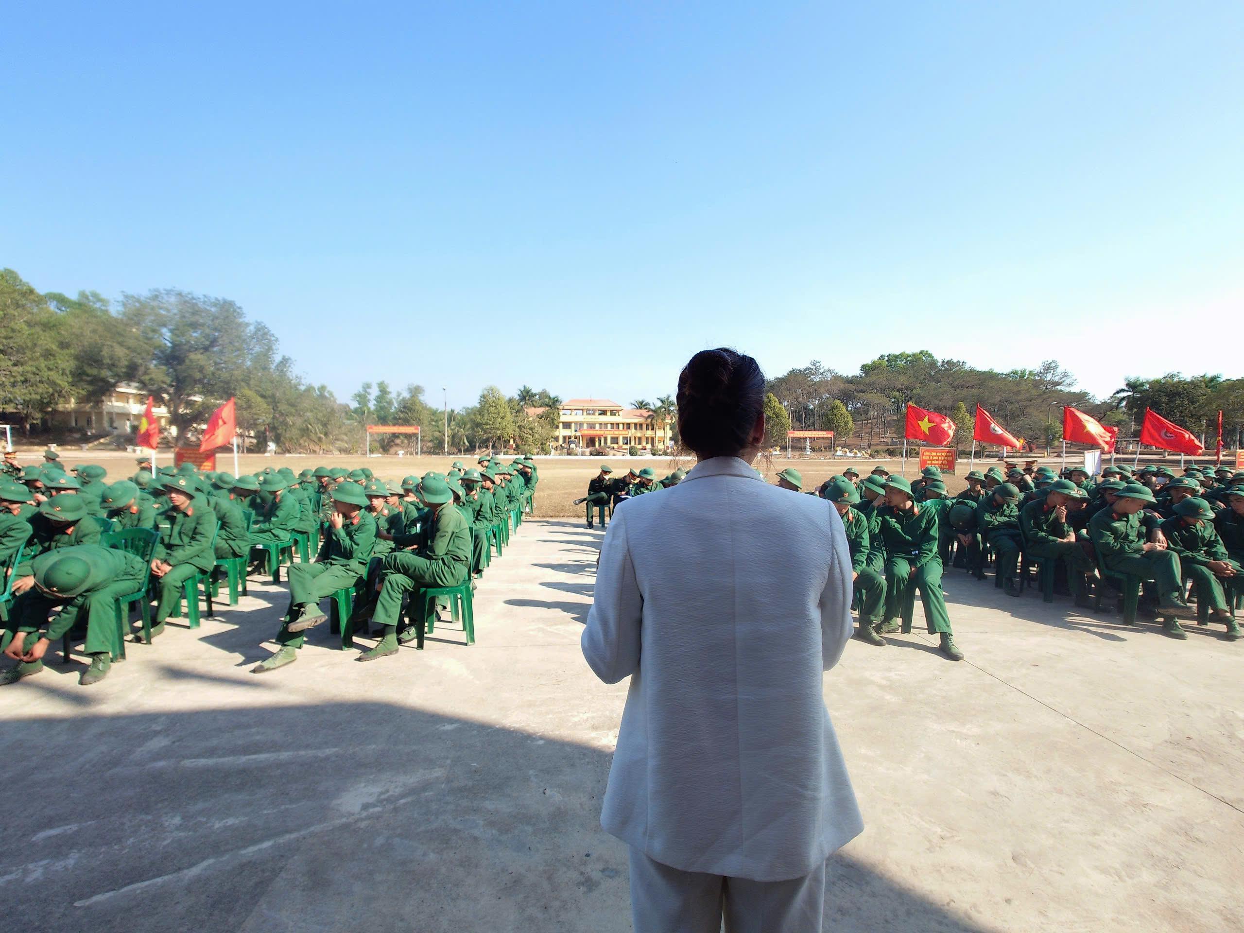 HOẠT ĐỘNG TƯ VẤN HƯỚNG NGHIỆP CHO BỘ ĐỘI - CÔNG AN XUẤT NGŨ 2025