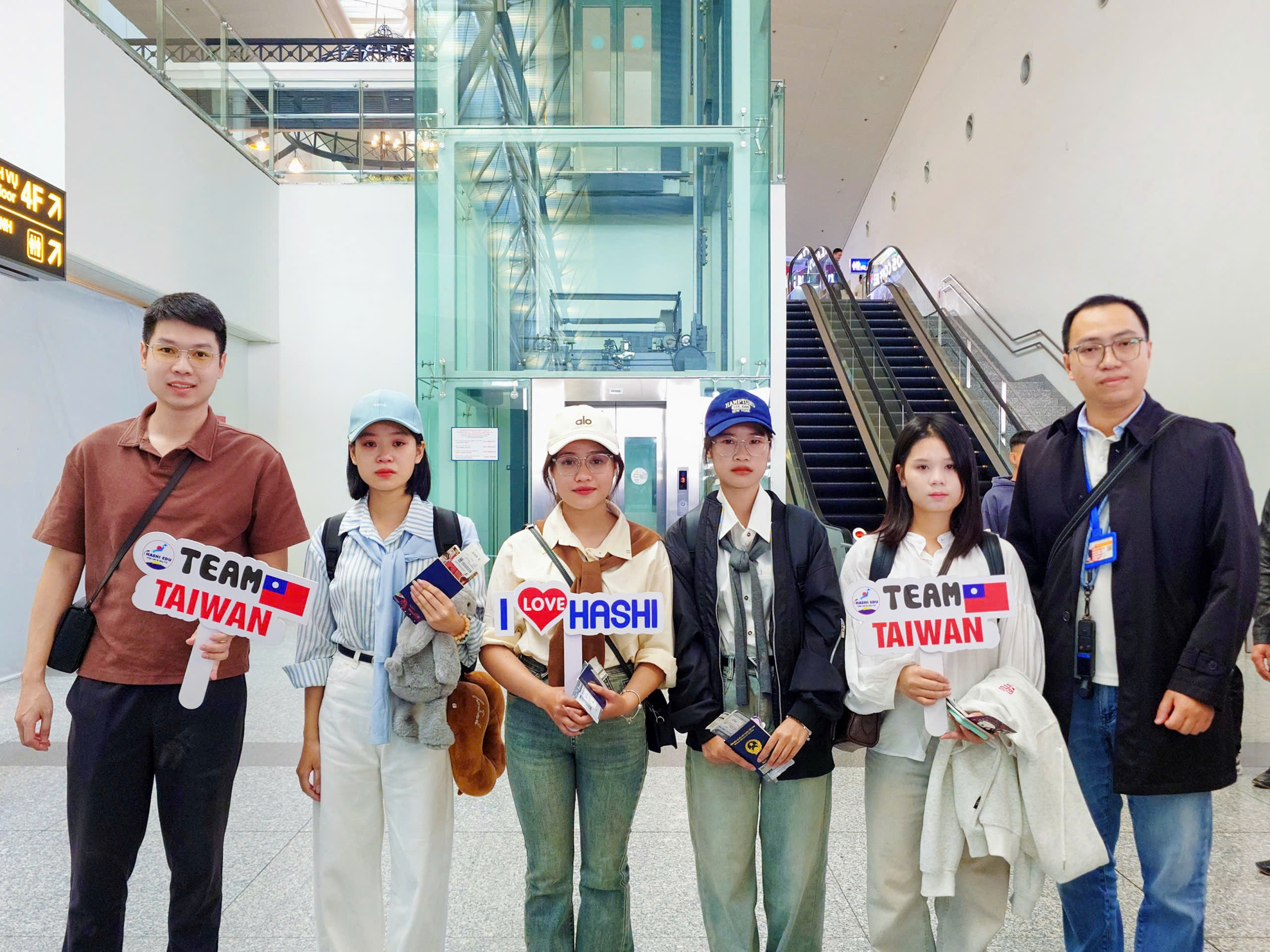 z7149761932957_b6a1a98ab95959eff2cb785b3d3b4098